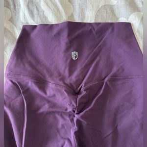 Born Primitive Size S LIFT YOURSELF UP LEGGING 7/8 purple